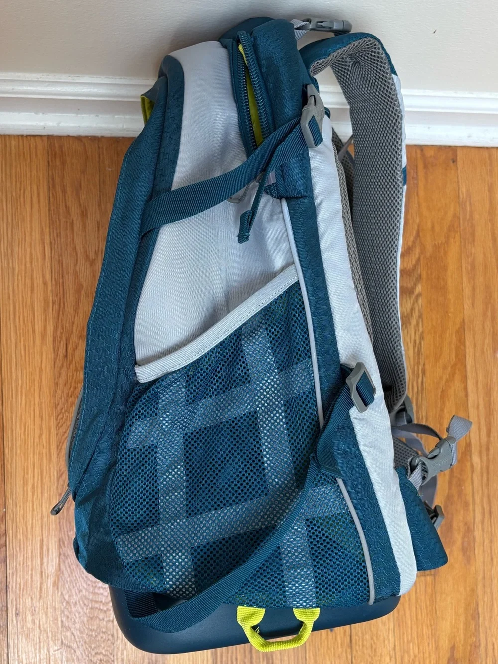 Kurgo G-Train K9 Dog Carrier Backpack Blue Yellow Up to 25 lbs Hiking Travel